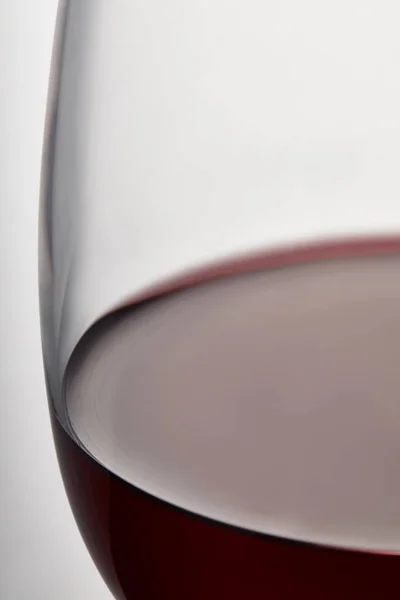 Vin rouge de Bourgogne en verre à vin blanc — Photo de stock