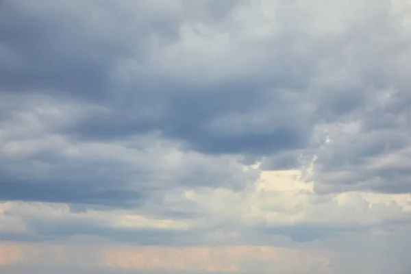 White clouds on peaceful blue sky with copy space — Stock Photo