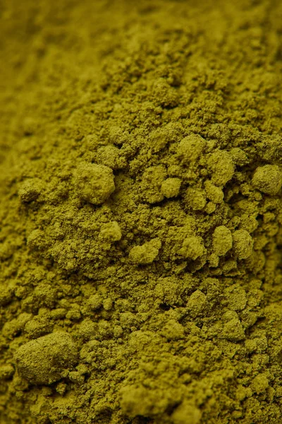 Foco seletivo de pó matcha verde escuro — Fotografia de Stock