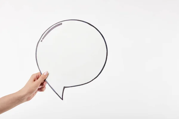 Vue recadrée de la femme avec bulle de pensée à la main isolé sur blanc — Photo de stock