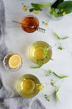 Ballı ve limonlu taze ıhlamur çayı.