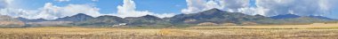 Bingham Kanyonu benim veya Kennecott bakır maden, içeren Oquirrh dağ silsilesi Panoraması söylenti en büyük açık çukur bakır madeninin dünyanın Tuz Gölü Valley, Utah. ABD.
