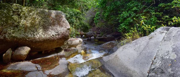 Rio Selva Cachoeira Vista Pequena Aldeia Rural Estrada Para Eden — Fotografia de Stock