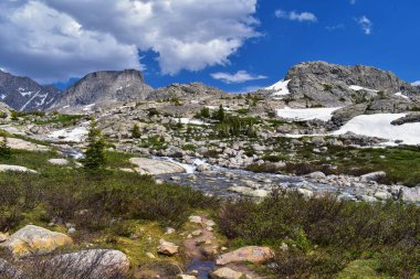 Üst ve alt Jean göl boyunca Rüzgar nehri aralığı, Rocky Dağları, Wyoming, sırt çantasıyla hiking trail Titcomb Havzası üzerinden Elkhart Park Trailhead için görünümlerinden Titcomb havzasında Hobbs, Seneca, ada göller ve fotoğrafçılar 