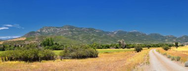 Heber, Utah County, Mount Timpanogos geyik Creek rezervuar Wasatch açık Rocky Dağları ve cennet yakınındaki arka görünümü panoramik manzara manzara. Utah, ABD.