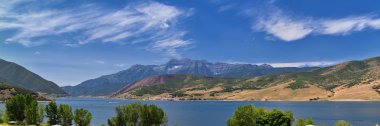 Heber, Utah County, Mount Timpanogos geyik Creek rezervuar Wasatch açık Rocky Dağları ve cennet yakınındaki arka görünümü panoramik manzara manzara. Utah, ABD.