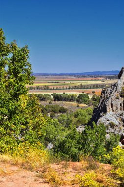 Kanarraville Vadisi ve dağ Zion National Park, Utah, Amerika tarafından şelaleler Kanarra dere Kanyon için iz hiking dan görünüm.