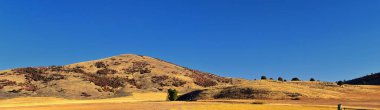 Halk sardalya Kanyon, Brigham şehir içinde batı yamaçları Wellsville Dağlarının kuzeyinde önbellek County Logan tarafından Rocky Dağları Western BM içinde Utah Wasatch aralığını bir dalı bilinen kutusunu yaşlı Kanyon manzara sayısı