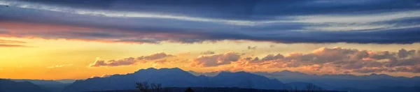 Γαλήνιο Panoramia Σκηνή Κόκκινο Ήλιο Και Ουρανό Πορτοκαλί Ηλιοβασίλεμα Πάνω — Φωτογραφία Αρχείου