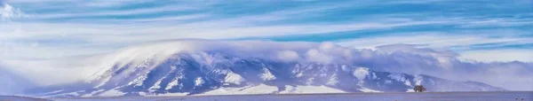 Aussichtsreiche Landschaft Bei Schneesturm Mit Schneebedecktem Grauem Himmel Aufstrebende Vereinte — Stockfoto