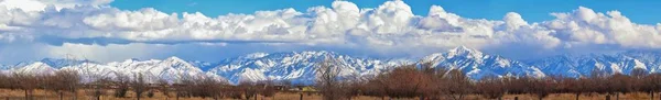 Winter Panoramablick Auf Schneebedeckte Wasatch Front Felsigen Bergen Großen Salzsee — Stockfoto