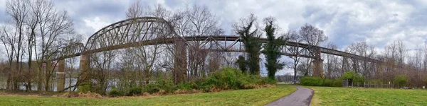 Vistas Ponte Ferroviária Trilha Ferroviária Longo Dos Fundos Shelby Greenway — Fotografia de Stock