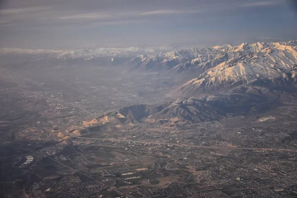 Légi Kilátás Repülőgépből Wasatch Front Rocky Mountain Range Hófödte Csúcsok — Stock Fotó
