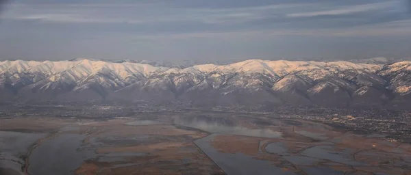 Légi Kilátás Repülőgépből Wasatch Front Rocky Mountain Range Hófödte Csúcsok — Stock Fotó