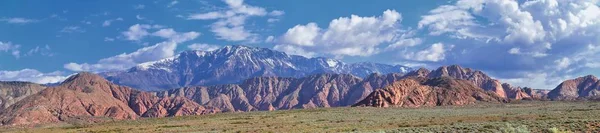 Вид Червоне Гірське Пустелі Засніжений Каньйон State Park Мілкрік Стежка — стокове фото
