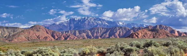Вид Червоне Гірське Пустелі Засніжений Каньйон State Park Мілкрік Стежка — стокове фото