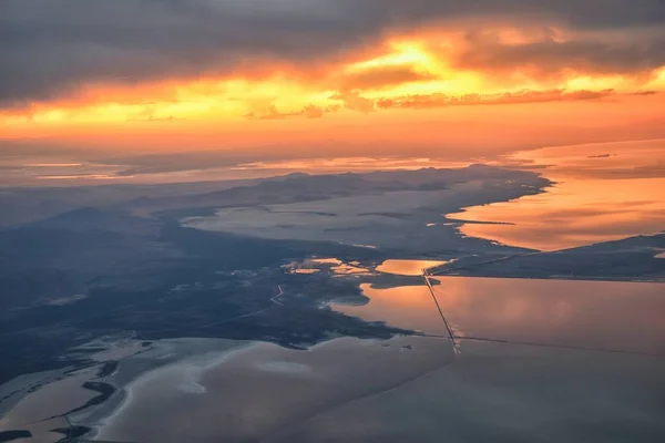 Great Salt Lake Sunset Widok Lotniczy Samolotu Wasatch Rocky Mountain — Zdjęcie stockowe