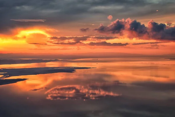 Μεγάλη Σωλτ Λέικ Sunset Εναέρια Θέα Από Αεροπλάνο Στην Περιοχή — Φωτογραφία Αρχείου