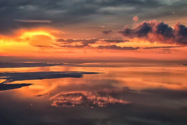 Nagy Salt Lake Sunset Antenna Kilátás Repülőgép Wasatch Rocky Mountain — Stock Fotó