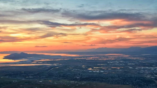 Μεγάλη Σωλτ Λέικ Sunset Εναέρια Θέα Από Αεροπλάνο Στην Περιοχή — Φωτογραφία Αρχείου