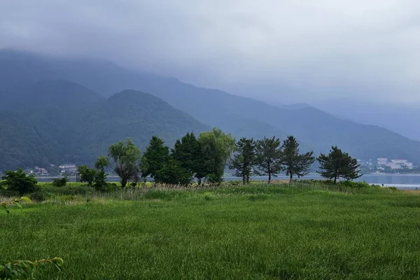 川口湖天条山公園 湖上のフェリーボートから川口湖 ゴンドラ観測など富士山周辺の景色を望めます アジア — ストック写真