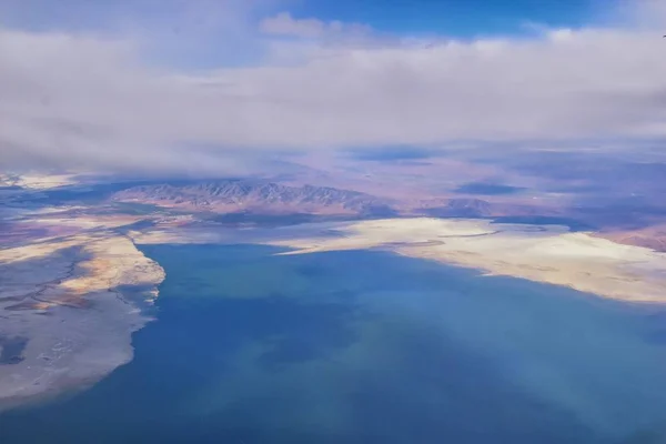 Great Salt Lake Utah Aerial View Airplane Looking Oquirrh Mountains — стоковое фото