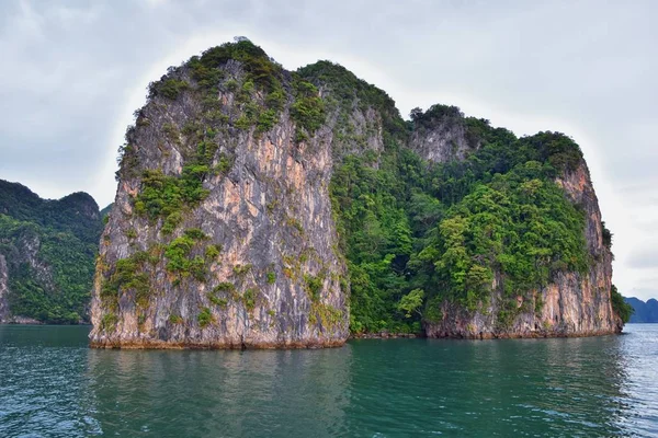 Isla Vistas Mar Cerca Phuket Tailandia Con Blues Turquesa Verdes — Foto de Stock