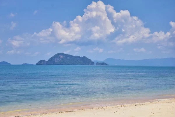 Île Vue Sur Océan Près Phuket Thaïlande Avec Blues Turquoise — Photo