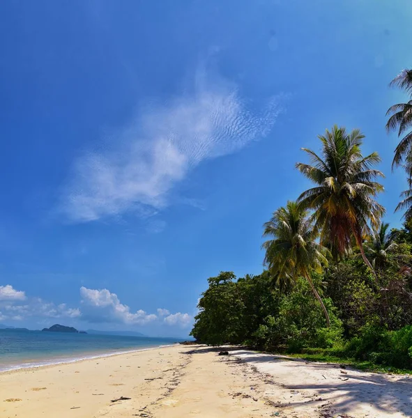 Île Vue Sur Océan Près Phuket Thaïlande Avec Blues Turquoise — Photo