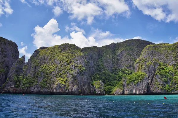 Остров Вид Океан Возле Пхукета Таиланд Блюзом Бирюзой Зелеными Океанами — стоковое фото