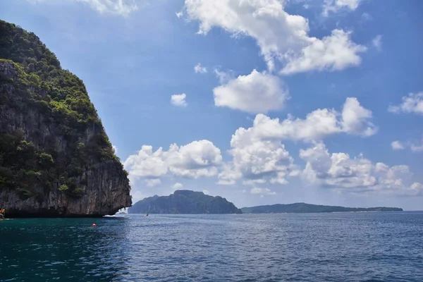 Остров Вид Океан Возле Пхукета Таиланд Блюзом Бирюзой Зелеными Океанами — стоковое фото