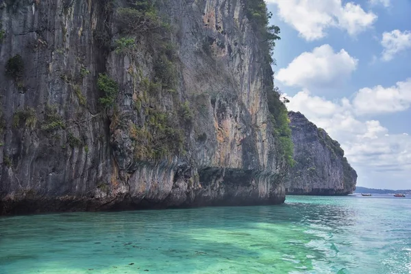 Isola Vista Sull Oceano Vicino Phuket Thailandia Con Blues Turchese — Foto Stock