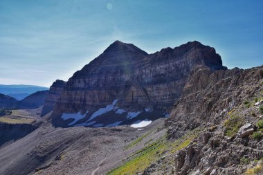 Timpanogos, Uinta Wasatch Önbellek Ulusal Ormanı 'nda, Utah Gölü' nün çevresinde, Rocky Dağları 'nda sonbaharda manzara yürüyüşü yapıyor. Midway, Heber, Provo City, Salt Lake ve Utah County manzaralı. ABD.
