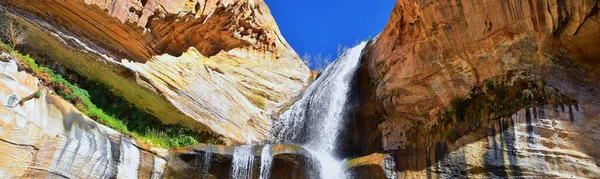 Lower Calf Creek Falls Cachoeira Vistas Coloridas Trilha Caminhadas Grand — Fotografia de Stock
