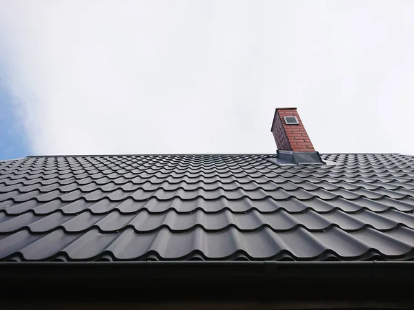 Keramikdach Eines Einfamilienhauses — Stockfoto