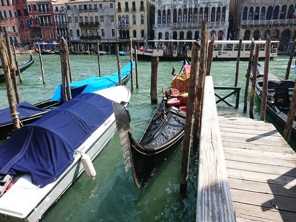 Vue Sur Architecture Historique Canal Entre Des Bâtiments Anciens Venise — Photo