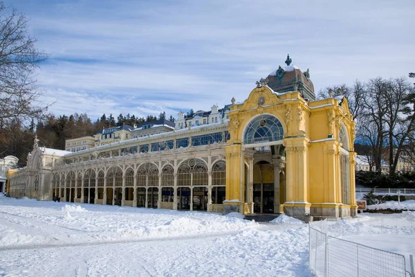 Columnata Principal Neobarroca Pequeño Oeste Ciudad Balneario Bohemia Marianske Lazne — Foto de Stock