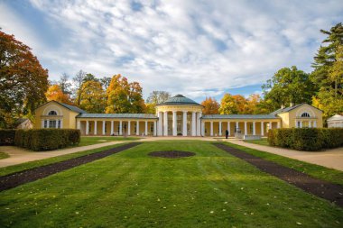 Maden suyu kaynağı Ferdinand (Ferdinanduv pramen) - Batı Bohemya spa kasabası Marianske Lazne (Marienbad) - Çek Cumhuriyeti