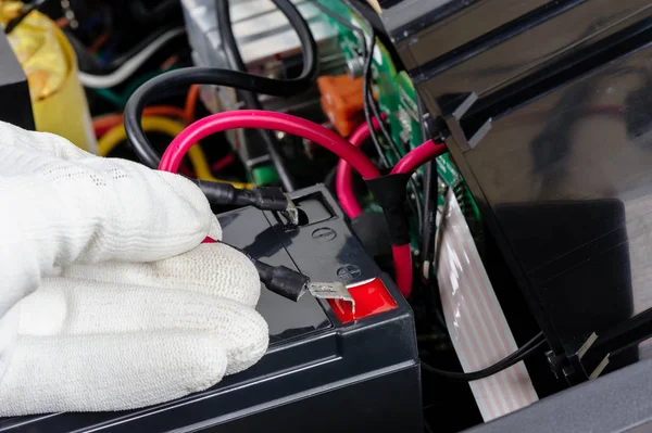 Technician Replacing Ups Uninterruptible Power Supply Battery — Stock Photo, Image