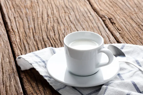 Eine Tasse Milch — Stockfoto