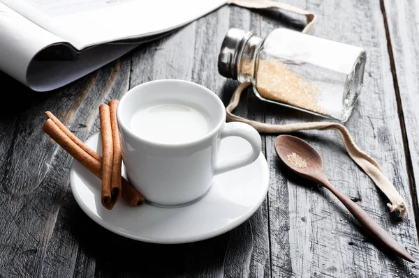 Eine Tasse Milch — Stockfoto