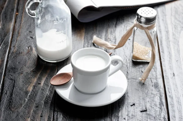 Eine Tasse Milch — Stockfoto