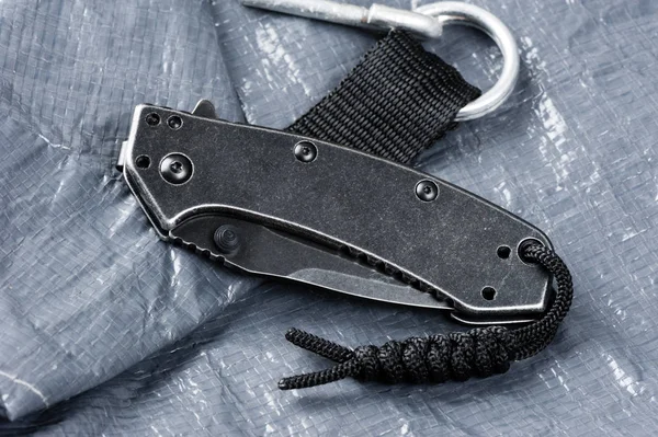 Карманный нож из нержавеющей стали — стоковое фото