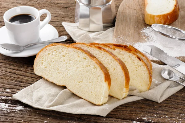 新鮮なスライスされたパン — ストック写真