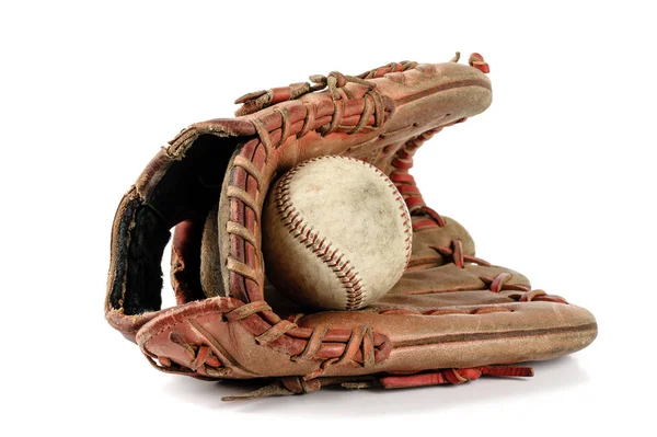 Бейсбольна рукавичка над білим — стокове фото