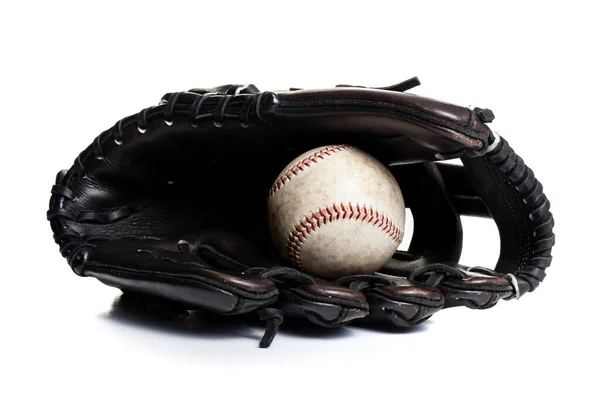 Czekoladowa Brązowa Rękawica Baseballowa Starą Piłką Odizolowaną Białym Tle — Zdjęcie stockowe