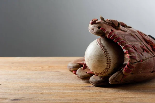 Honkbal Handschoen Honkbal Houten Plank Sport Concept — Stockfoto