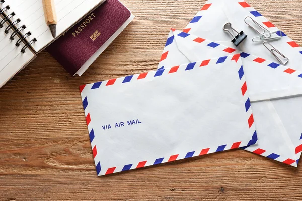Envelope Correio Aéreo Mesa Madeira — Fotografia de Stock