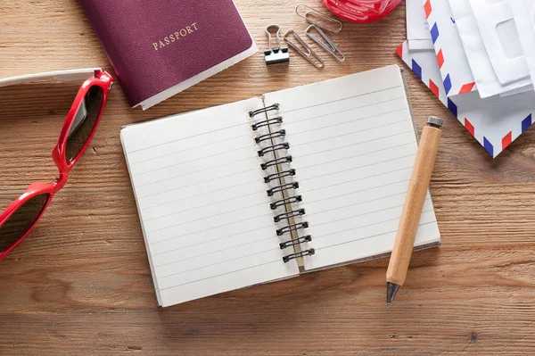 Escritorio Madera Con Fondo Papel Cuaderno Blanco Concepto Escritura —  Fotos de Stock