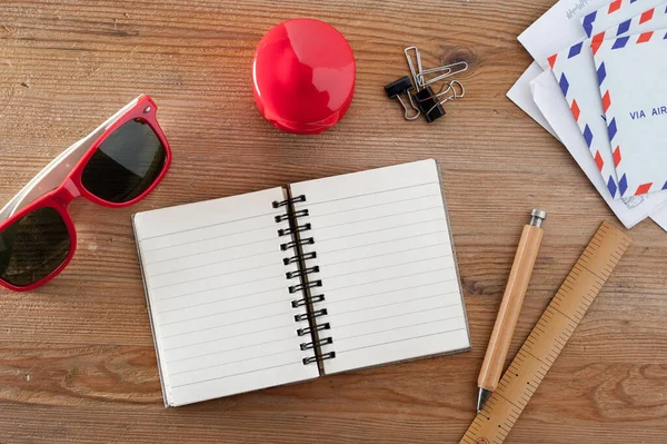 Escritorio Madera Con Fondo Papel Cuaderno Blanco Concepto Escritura —  Fotos de Stock